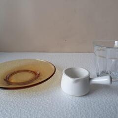 ブランド　ティーカップなど数十点。