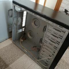 昔のゲーミングPCケースの画像