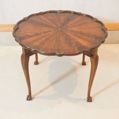 アンティーク調で優雅な猫脚のコーヒーテーブルです！ ヨーロピアン