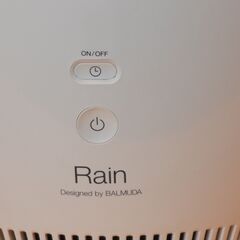 balmuda(バルミューダ)のRain(レイン)気化式加湿器です！上部からそのまま水を注ぎ入れる給水方法、空気中のホコリや雑菌を取り除くフィルターが付いた乾燥する季節に重宝し便利です♪2022年製DG239の画像