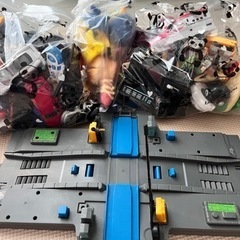 おもちゃ　たくさん色々　ミニカーの画像