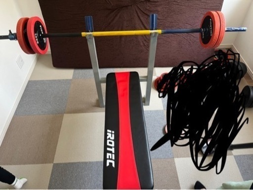 筋トレ　ベンチプレス　プレート　バー含め60キロセット