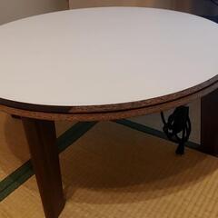 こたつ(丸)　1m×1m　高さ45cmほど(コード付き)