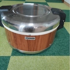 美品　炊飯器　たくさん炊けますの画像