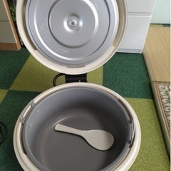 美品　炊飯器　たくさん炊けますの画像