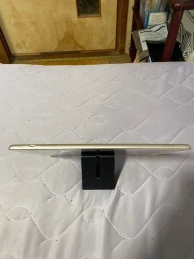 iPad5 画面1部割れ 32GB 外装美品 SIMフリー