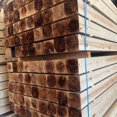 【格安】杉の柱材　3000×105×105 バラ売り。新築、リフォーム、外構、DIYなど。在庫450本ありますので複数人へ販売可能です。の画像