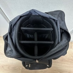 adidasのキャディバックの画像