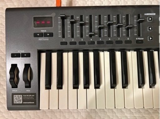 midiキーボード　LAUNCHkey 49 世田谷区取りに来れる方