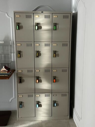 レトロロッカー