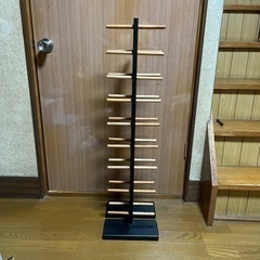 ★(8/18まで引受可能な方）差し上げます（中古）スリッパ立て（...