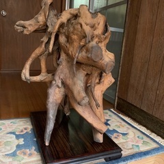 木の置物の画像