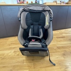combi ネムール チャイルドシート