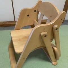 天然木素材の丈夫な　子供椅子🧸の画像