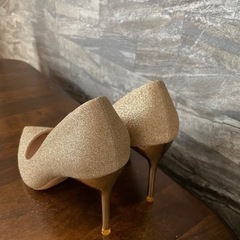 ゴールド✨パンプス　22.5cmの画像
