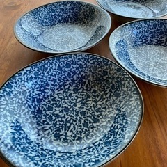 食器の断捨離してます。