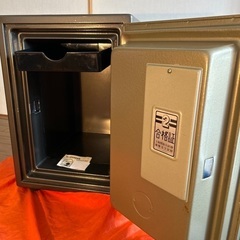 ダイヤル式耐火金庫　無料でお譲りします！の画像