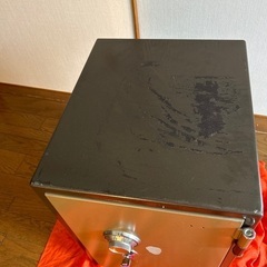 ダイヤル式耐火金庫　無料でお譲りします！の画像