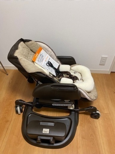 コンビ　ネムリラ　オートスウィング　電動バウンサー