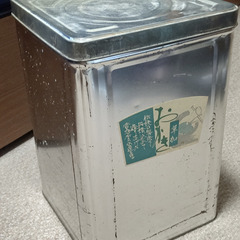 おかきが入っていた、空きの一斗缶です