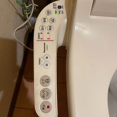 Panasonic ビューティ・トワレ CH931S 中古 洗浄機能は故障しており、便座の保温機能のみが使えますの画像