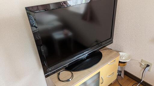 HITACHI 日立製 37型 液晶テレビ