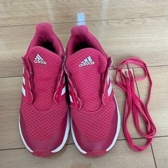 子ども靴の画像