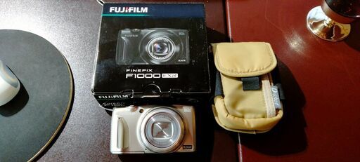 FUJIFILM FinePix F1000EXR デジタルカメラ