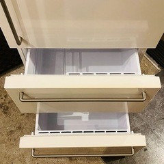 《売約済》　⭕️運搬無料サービスあり⭕️ 無印 無印良品 MUJI ノンフロン冷凍冷蔵庫 MJ-R27A-1 3ドア 270L 2018年製 深澤直人 Naoto Fukasawa デザイン バーハンドル シンプルモダン  MJ-R27A 冷蔵庫 ファミリーサイズ 同棲 2人暮らし 3ドア 大容量の画像