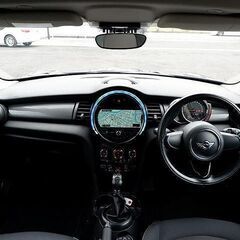 【自社ローン】ミニ クーパーペッパ-pkg☆最長３６回払い！ブラックの方でもOK！保証人・頭金なしでも可能☆の画像