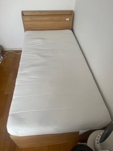 ニトリ　シングルベッドフレーム　マットレス付き　使用期間2年弱