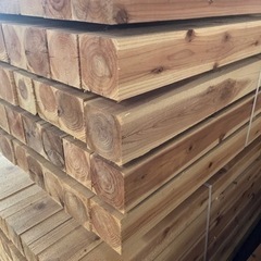 【格安】杉　土木用バタ角　4000×90×90 バラ売り！土木用のバタ角や外構、DIYなどに。在庫150本ありますので複数の方へ販売できます。の画像
