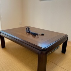 無料です。　家具調こたつ。　季節問わずお使い頂けます.. 。　
