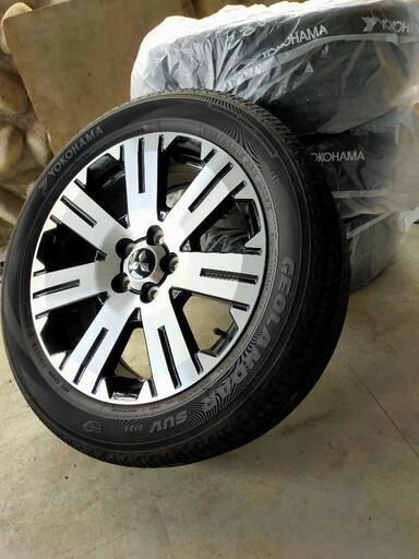 新型デリカのホイールとタイヤ４本セット