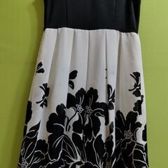 【最終価格✨美品】ワンピース（M〜L）の画像
