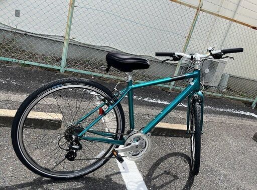 GIANT 3x8変速機付き クロスバイク GRAVER