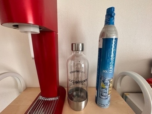 【sodastream】ソーダストリーム　新品　赤