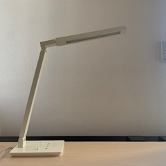 LEDデスクライト ニトリの画像