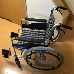 介護用品。自走型のアルミ製車いす 