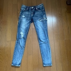 値下げ‼️ダメージジーンズ👖✨Sサイズ❤️