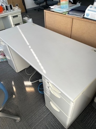 事務所引っ越しの為全ての備品お譲りします(最終)