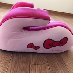 キティちゃんジュニアシート　汚れ多数ありの画像