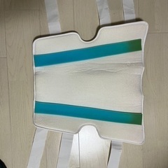 ニーブレース　膝関節支持帯　の画像