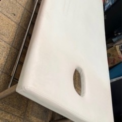 マッサージベッド　革張り　無料　0円の画像