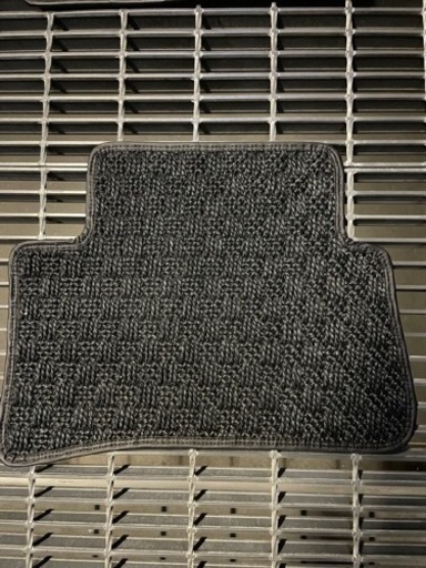カロ（KARO）フロアマット（トヨタCHRハイブリッド用）中古品