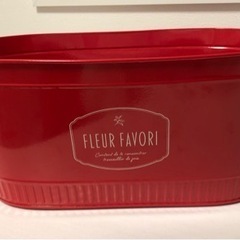 ブリキの植木鉢(プランター)の画像