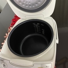 🐯TIGER 炊飯器　5.5合炊き　[お値下げしました]の画像