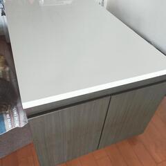 収納たくさんのダイニングテーブル美品！