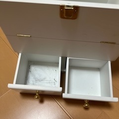 化粧ボックスの画像