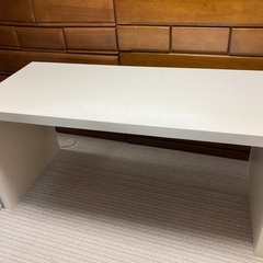 IKEA  MALM マルム　のデスク